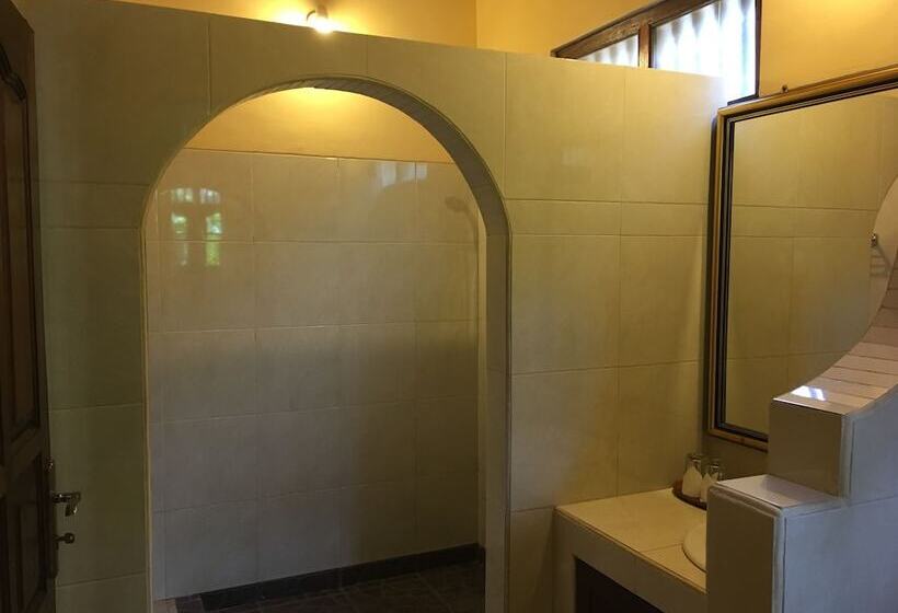 Номер Стандарт, Cafe Wayan Cottages Senggigi