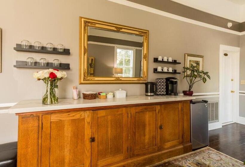 Номер Deluxe Кровать Кинг, Inn St Helena