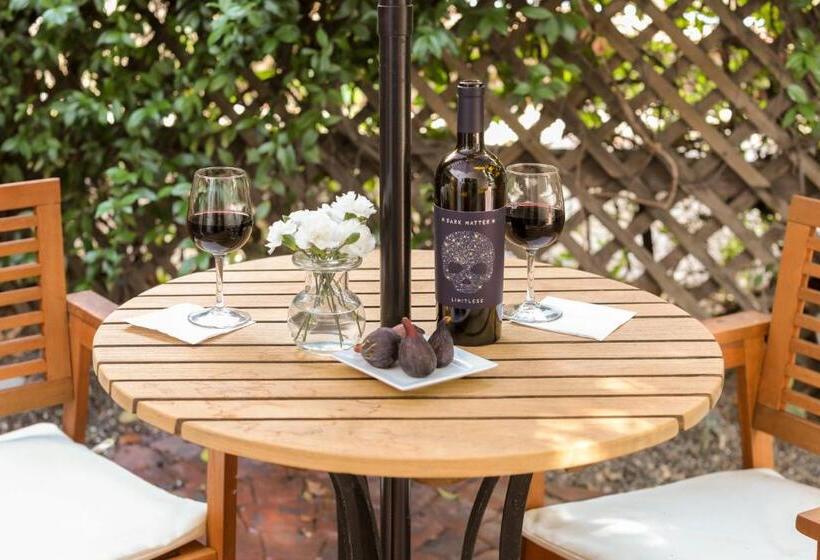 Номер Deluxe Кровать Кинг, Inn St Helena