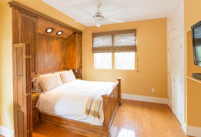 Студия Deluxe, Inn St Helena