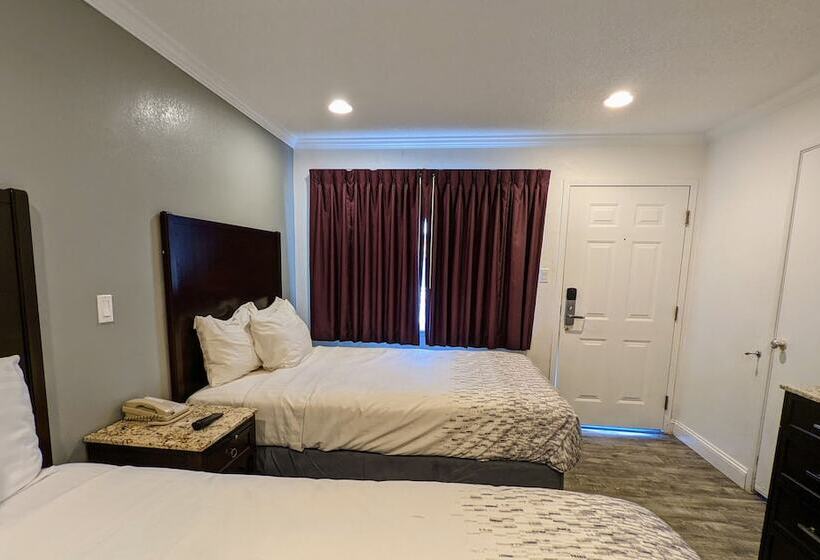 Номер Стандарт, Deluxe Inn
