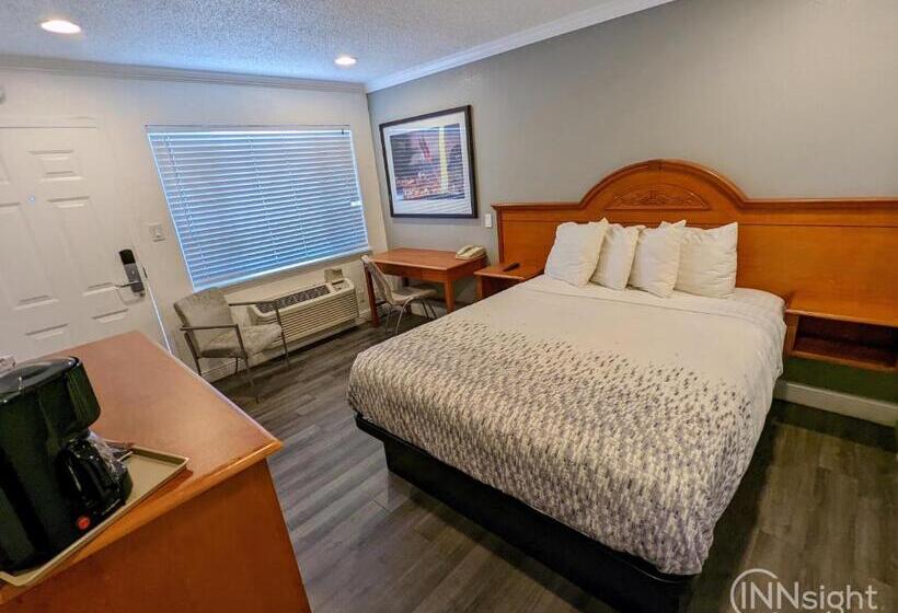 Номер Стандарт, Deluxe Inn