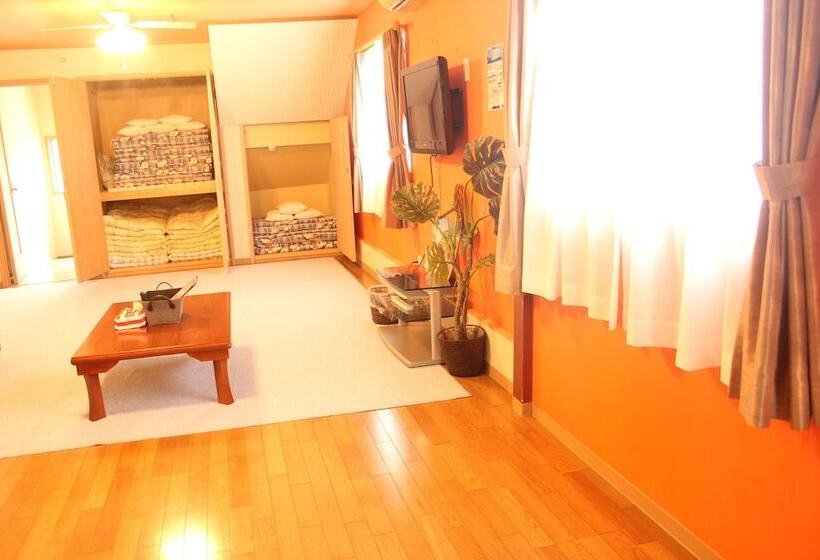 Семейный Номер, Seaside Pension Petit Shirahama
