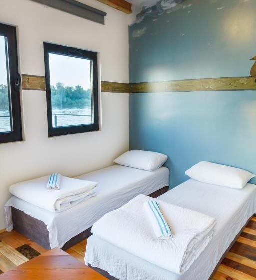 آپارتمان 1 خوابه با تراس, Arkabarka 2  Floating Dream Rooms And Apartments