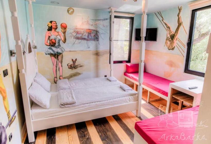 اتاق استاندارد سه نفره, Arkabarka 2  Floating Dream Rooms And Apartments