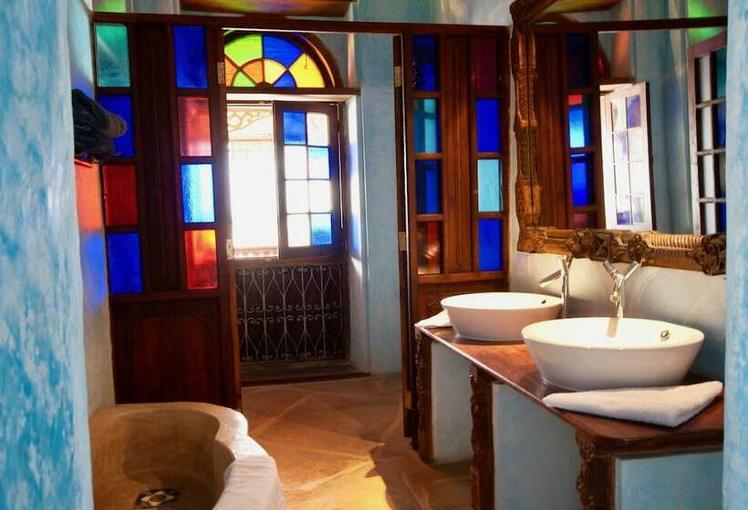 اتاق استاندارد, Emerson Spice