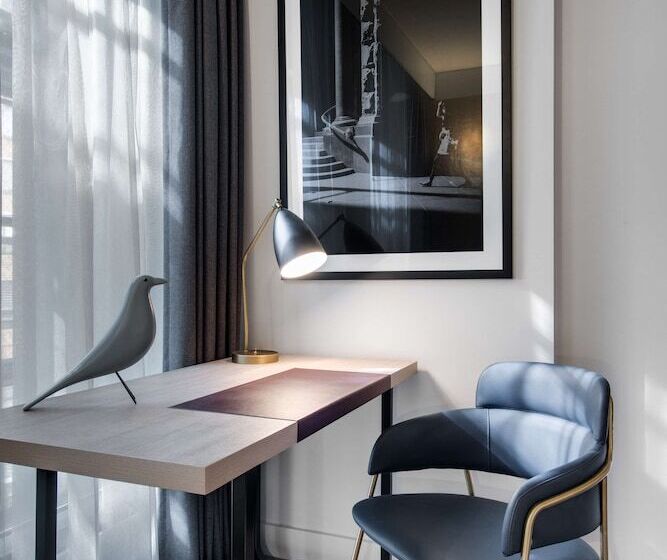 Номер Стандарт с Балконом, Vibe Hotel Sydney Darling Harbour