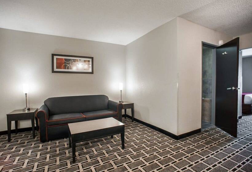 Süit, Comfort Suites Nashville Airport   Bna