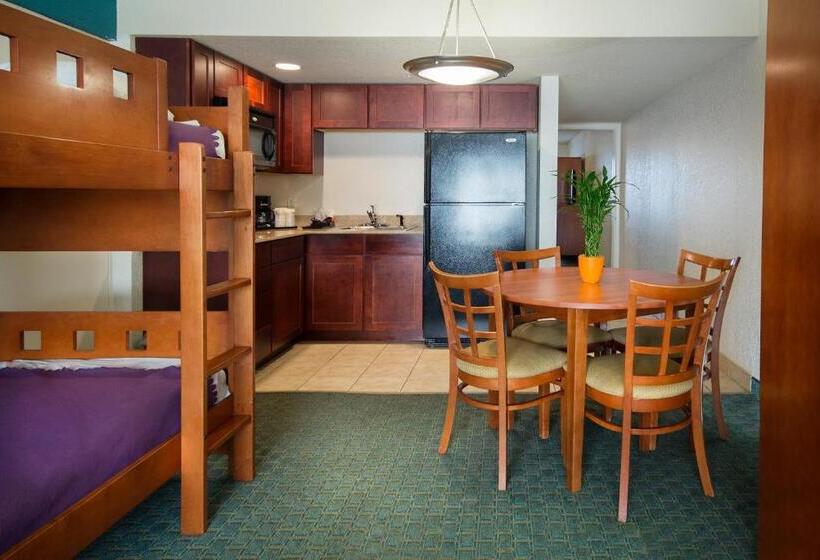 Люкс, Ramada By Wyndham Flamingo Water Park