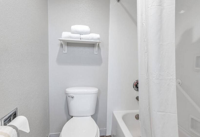 Номер Deluxe, La Quinta Inn By Wyndham Cleveland Independence