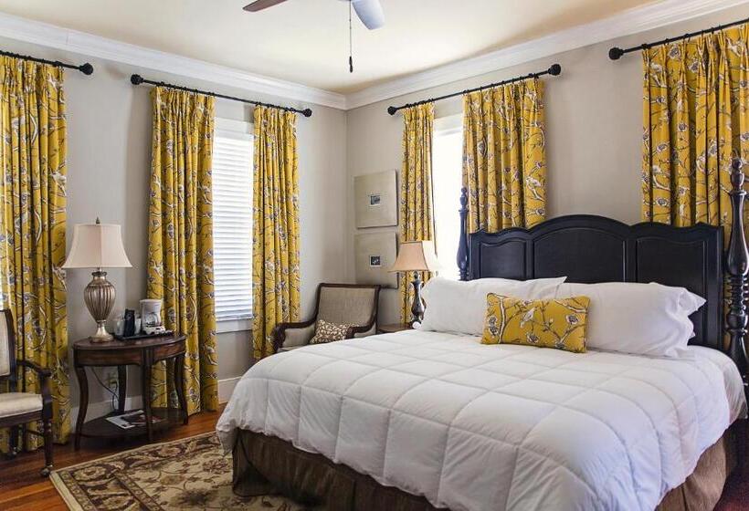 스탠다드 룸 킹사이즈 침대, The Beaufort Inn