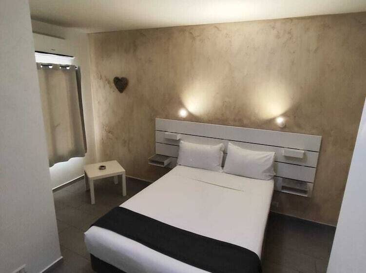 Номер Комфорт, B And B Living