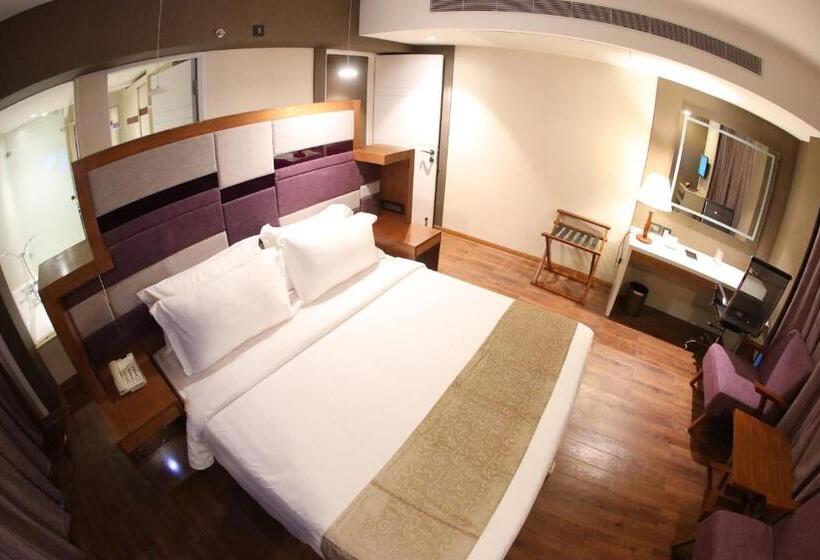 带皇后床的套间, Regenta Central Rs Chennai Omr Sipcot