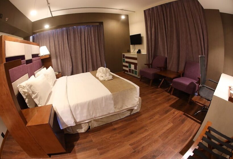 带皇后床的套间, Regenta Central Rs Chennai Omr Sipcot