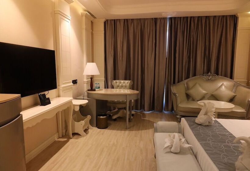 带皇后床的套间, Regenta Central Rs Chennai Omr Sipcot