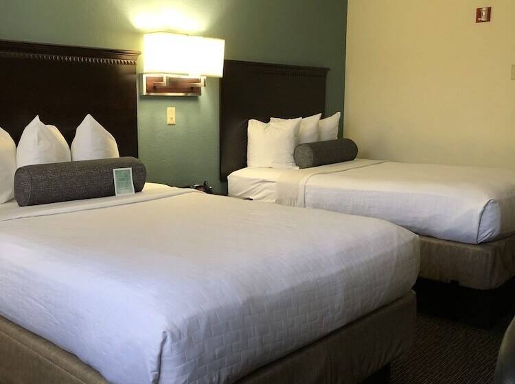 带2个双人床的标准工作室, Best Western Gateway Grand