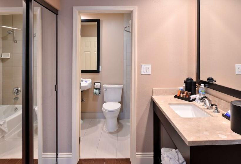 Люкс с гидромассажем, Best Western Oxnard Inn