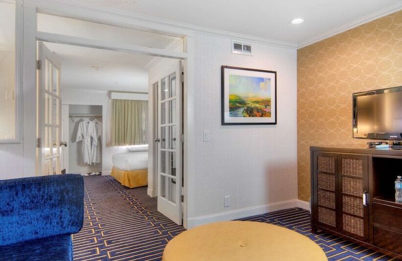 스위트, Best Western Plus Palm Court