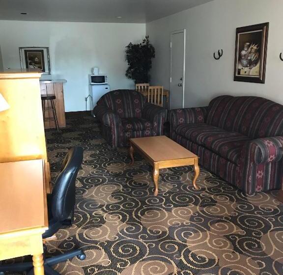 스위트 킹사이즈 침대, Days Inn By Wyndham San Angelo
