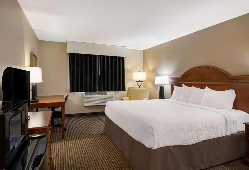 Номер Стандарт Кровать Кинг Адаптированный для Инвалидов, Revel Hotel Minot   Surestay Collection By Best Western