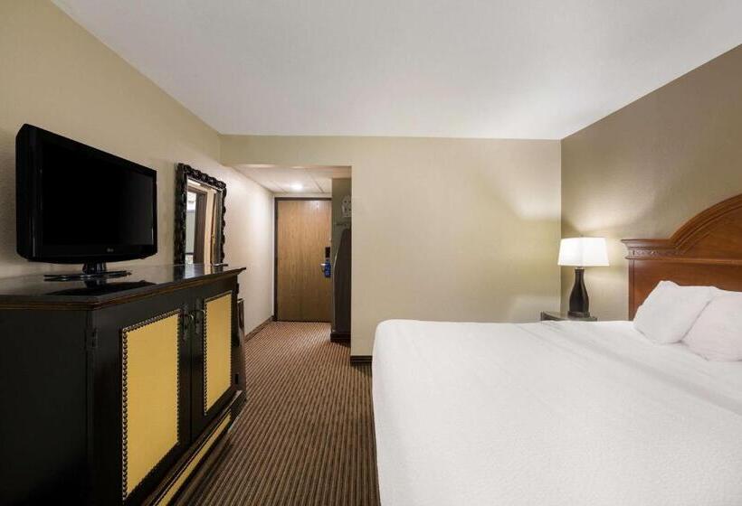 Стандартный Номер Кровать Кинг, Revel Hotel Minot   Surestay Collection By Best Western