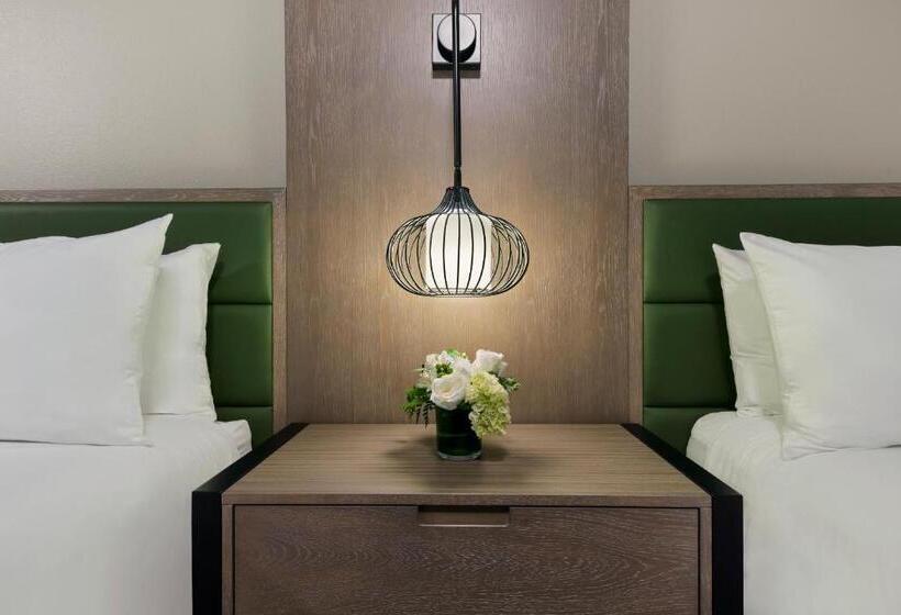 Люкс, Oxford Suites Paso Robles