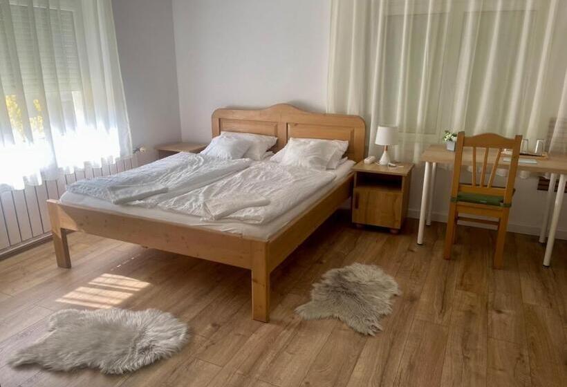 标准三人间, Airport Jazmin Guesthouse