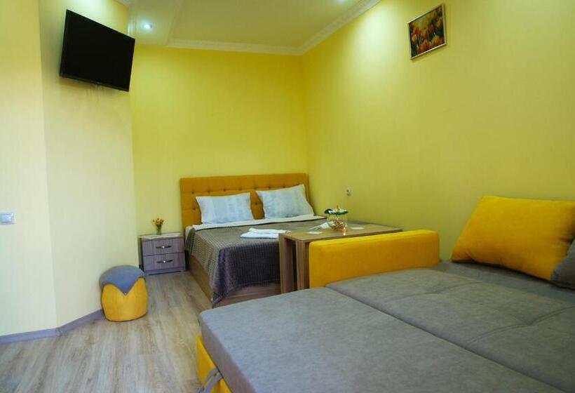 家庭间, Eco Resort Lorret