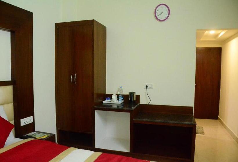 标准间, Milam Inn