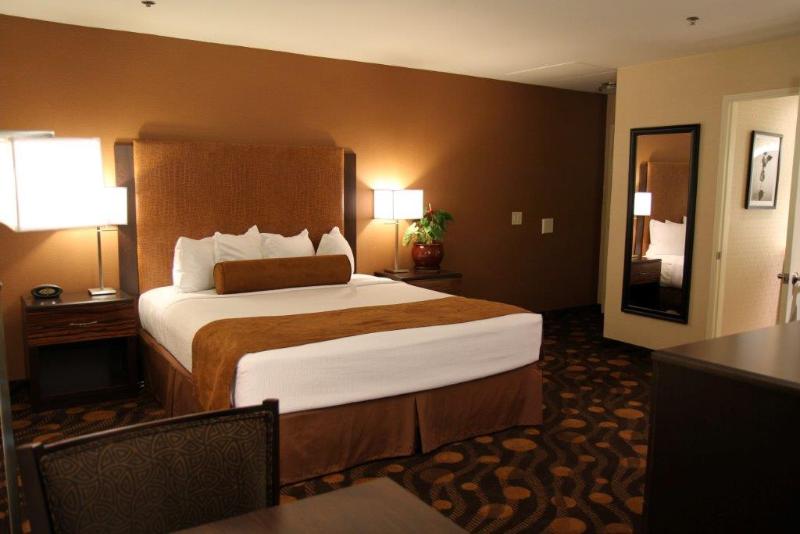 带大床的标准间, Best Western Plus Suites Hotel Coronado Island