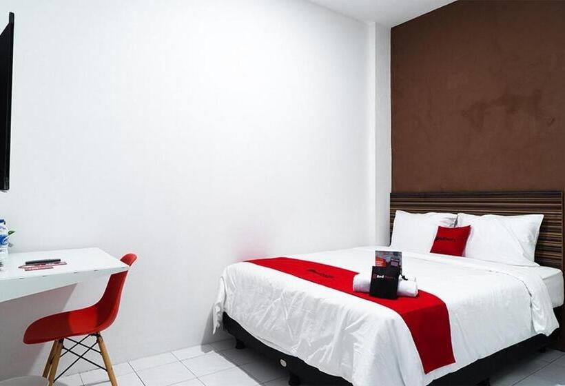 Номер Стандарт, Reddoorz Near Seasons City Mall