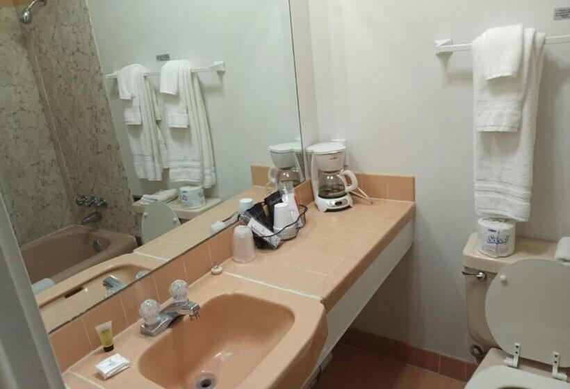Стандартный Номер Кровать Кинг, Eight Bar B Motel