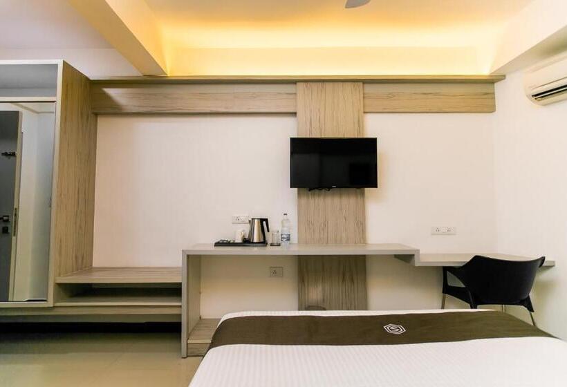 Номер Deluxe, Sapphire Club Metro