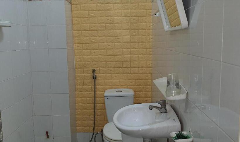 اتاق خانوادگی, Nhà Nghỉ Việt Nga