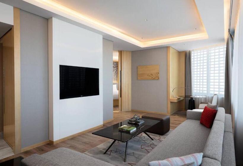 سوئیت با تخت بزرگ, Courtyard By Marriott Shanghai Songjiang
