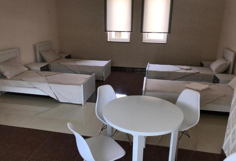 4인용 스탠다드 룸, Liko Hostel