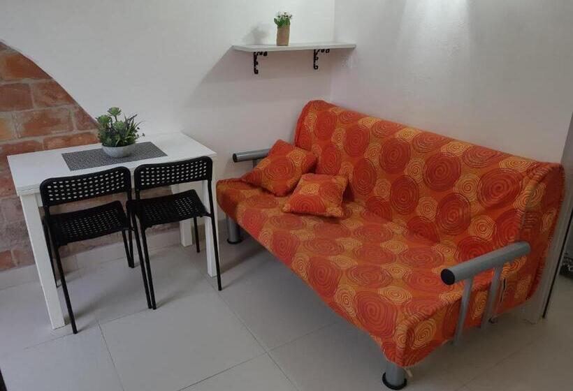 Апартаменты 1 Спальня, Lutri Home