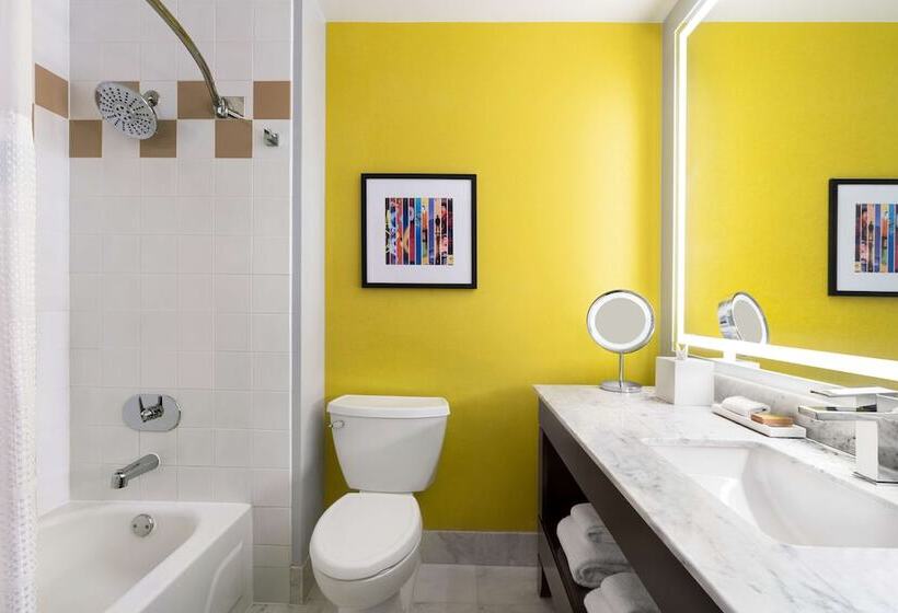 اتاق استاندارد با 2 تخت دوبل, Hilton Motif Seattle
