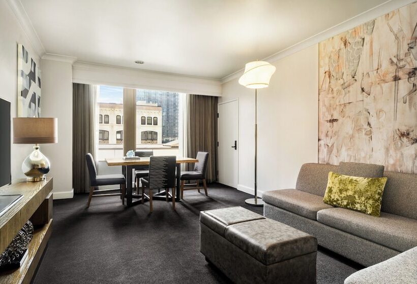 استودیوی استاندارد, Hilton Motif Seattle