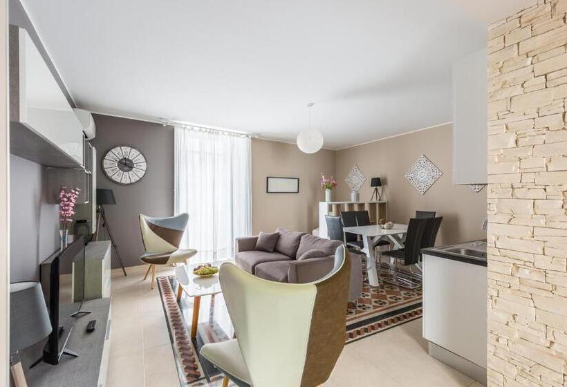 Apartamento 2 Dormitórios, Modica For Family   Rooms And Apartments