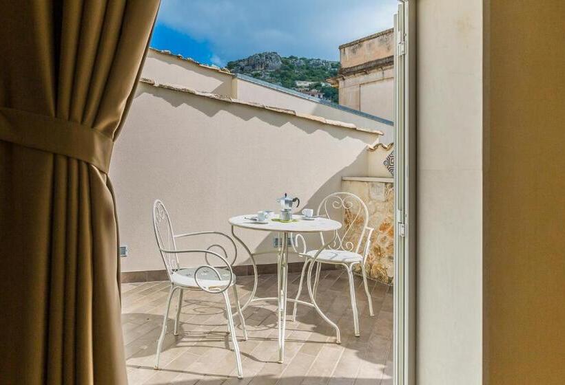 Apartamento 1 Dormitório com Terraço, Modica For Family   Rooms And Apartments