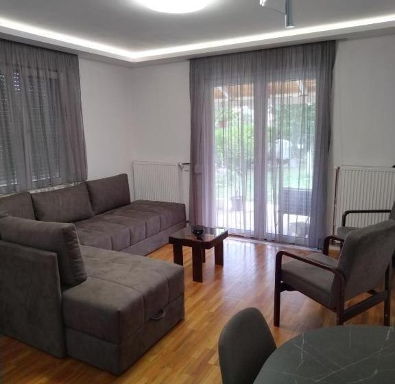 آپارتمان 1 خوابه همکف, Apartmani Pause