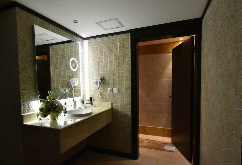 Люкс Executive Вид на Сад, The District Hotel Najran