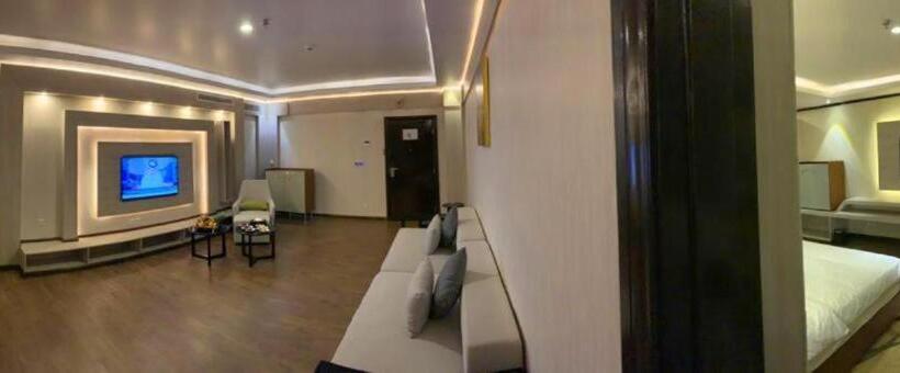Президентский Люкс, The District Hotel Najran