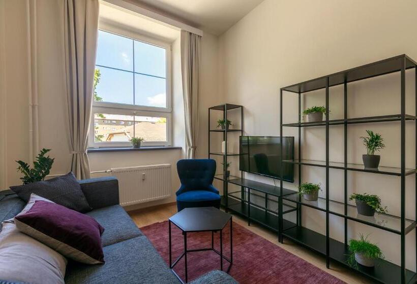 带1个卧室的带阳台的公寓, Avantgarde Apartments