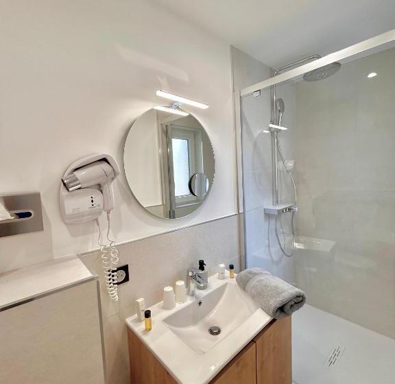 Номер Комфорт, Hôtel Les Deux Coteaux