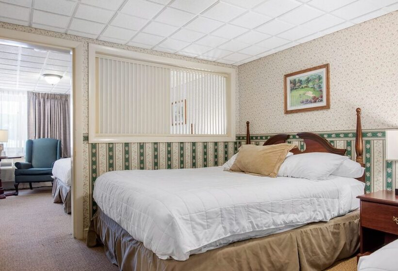 Семейный Номер, Coachman Inn
