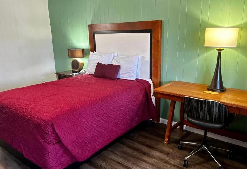 Номер Deluxe, Colonial Inn Franklin Under New Management
