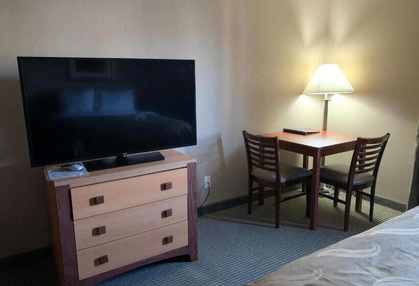 Quarto Deluxe, Quality Inn Nashville  Bloomington