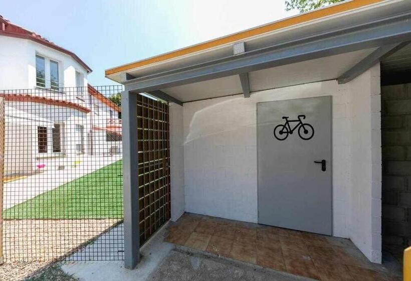 اتاق لوکس, Newly Renovated Room W Pool & Bikeparking